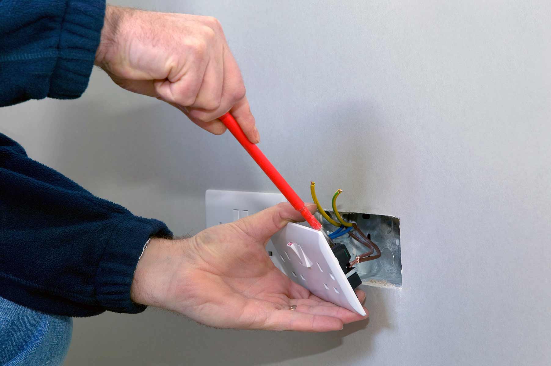Our electricians can install plug sockets for domestic and commercial proeprties in Cockfosters and the local area. 